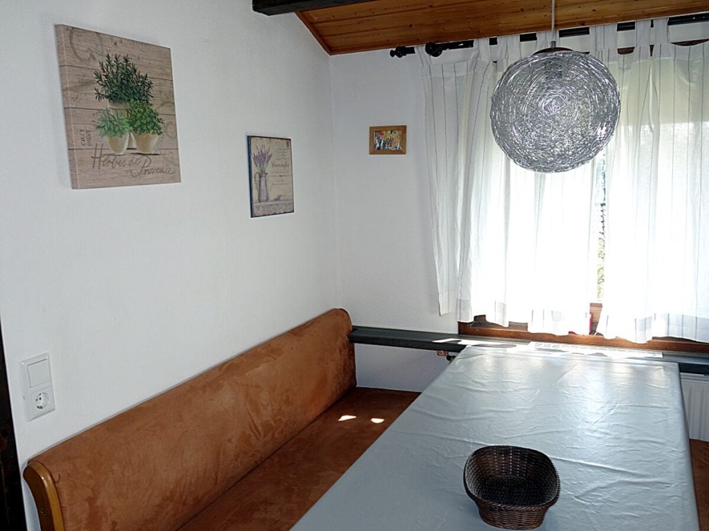 Sitzecke Essplatz Haus Mohnblume Haus 93 im Feriendorf Öfingen